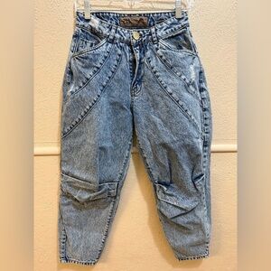 Two Be Barrel Jeans High Rise Acid Wash Cropped Size 5 Unique!!